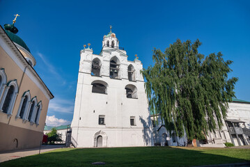 Fototapeta na wymiar The belfry with the Church of the Mother of God of Pecherskaya in Yaroslavl, Golden Ring of Russia.