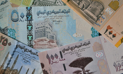 algunos billetes actuales del pais de Yemen
