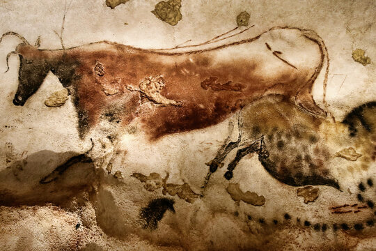 The caves of Lascaux are caves decorated with Paleolithic paintings, considered one of the most important testimonies of prehistoric art (UNESCO)