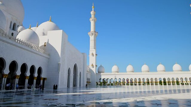 Beautiful View of Sheikh Zayed Grand Mosque in Abu Dhabi