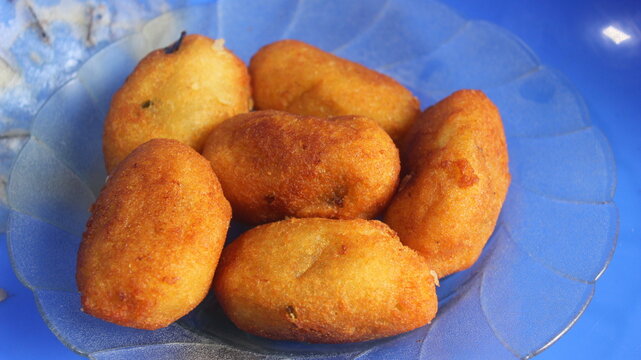 Combro, traditional Indonesian food from fried cassava.