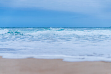 파도 치는 바다 the foaming brine