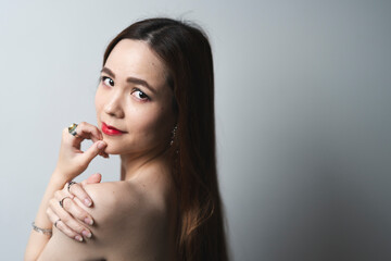 Naklejka premium ロングヘアの女性