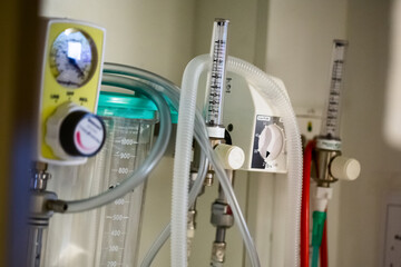 Oxygen supply equipment in a hospital delivery room - 707865354
