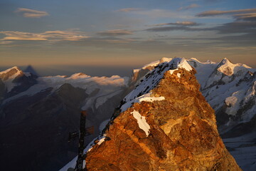 Zachód Słońca oglądany ze szczytu Matterhorn.