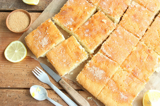 Zitronenkuchen Blechkuchen mit Zitronen