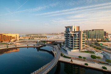 Al Raha, Abu Dhabi: A modern and convenient residential and commercial area with a waterfront view, upscale living, pristine beaches, and various amenities.