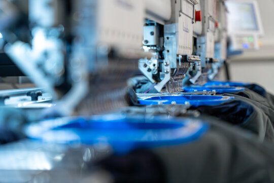 machine de broderie automatique barudan