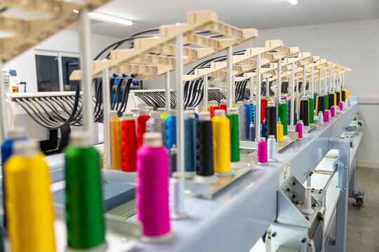 machine de broderie automatique barudan