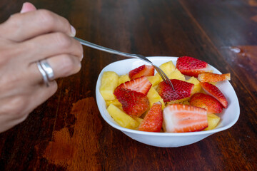 muesli with strawberries