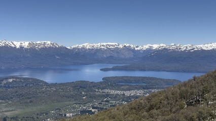 Bela imagem da Cordilheira dos Andes na Patagônia Argentina