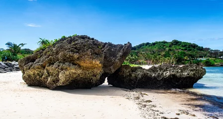 Photo sur Plexiglas Plage blanche de Boracay Rocks on a white beach Boracay Philippines