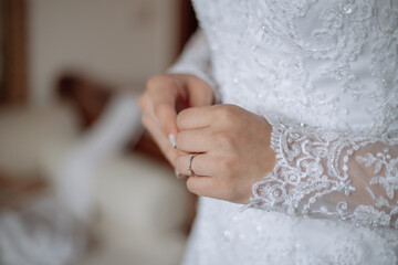 Bride hands details