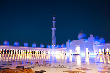 Sheikh Zayed Mosque at night. United Arab Emirates