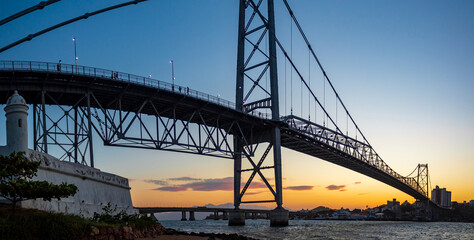 panorâmica e o pôr-do-sol Ponte Hercílio Luz de Florianópolis SC Brasil Florianopolis