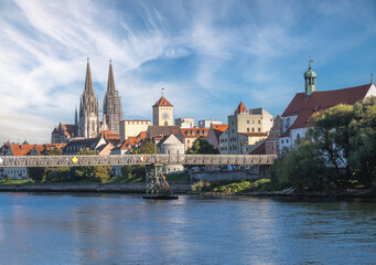 Fototapeta premium Waterfront of the historic city of Regensburg