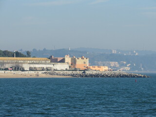 Praias do Passeio Marítimo de Algés e Rio Tejo - Lisboa - Portugal