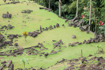 the formation of pyramidal rock structures at the Gunung Padang megalithic site