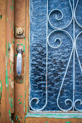 picaporte puerta de madera cristal vieja