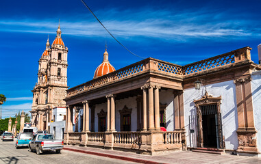 Fototapeta na wymiar Quinta Rincon Gallardo and Our Lady of the Light Church in Lagos de Moreno - Jalisco, Mexico