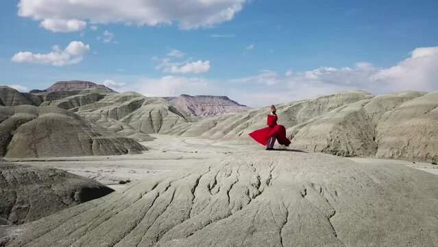 sufi whirling (Turkish: Semazen) is a form of Sama or physically active meditation which originated among Sufis.