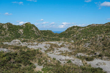 Fototapeta na wymiar 新島の山中にあるコーガ石採掘場