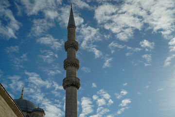 Fototapeta na wymiar Eminonu yeni cami new mosque in istanbul turkey sunny day view