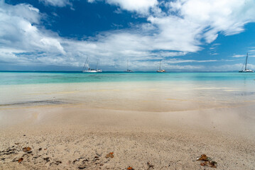 Fototapeta na wymiar Hana Iti beach, Huahine, French Polynesia