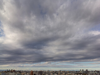 Fototapeta na wymiar storm clouds over the city