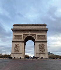 Fototapeta na wymiar Arc de triomphe 