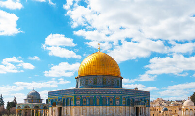 Fototapeta premium The Dome of the rock, Al-Aqsa Mosque, Jerusalem old city, Palestine 