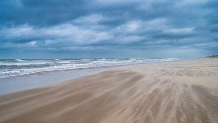 Fototapeta na wymiar Sturm am Strand von Texel