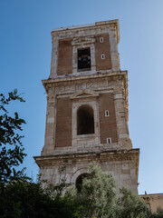 Kirchturm der Santa Chiara Basilika in Neapel