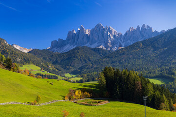 Fototapeta na wymiar Peitlerkofel Mountain, Dolomiti near San Martin De Tor, South Tyrol, Italy