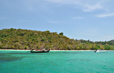 Obraz premium boat on the sea in Thailand