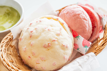 イチゴメロンパン