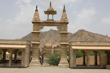 Fototapeta premium India Jaipur Amber Fort view on a sunny autumn day.