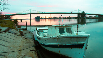 Fototapeta na wymiar fishing boat on the ebro river