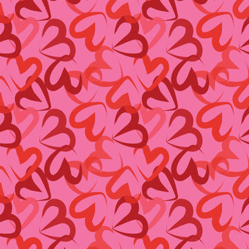 Grunge romantic seamless pattern with hand drawn hearts. on pink background.