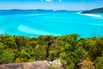 Photo sur Plexiglas Whitehaven Beach, île de Whitsundays, Australie Whitehaven Beach is on Whitsunday Island. The beach is known for its crystal white silica sands and turquoise colored waters. Autralia, Dec 2019