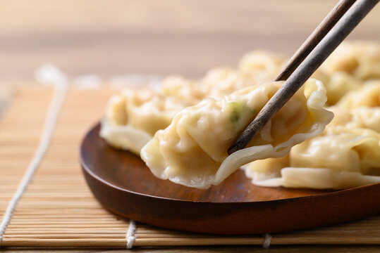Steamed wonton dumpling stuffed with minced pork and chicken ready to eating