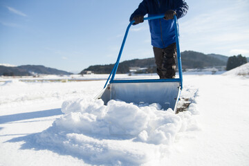 除雪をする