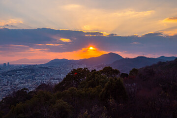 夕暮れ時の町並み
