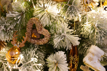 heart shape on christmas tree