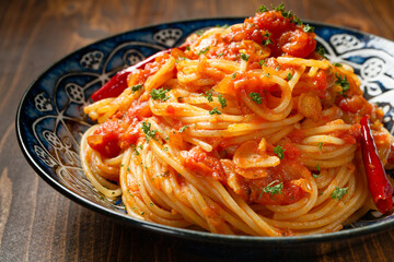 トマトとニンニクのスパゲティ