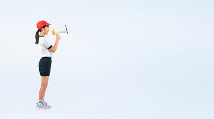 拡声器で応援する体操服を着た女の子（切り抜き背景透過PNGも販売しております。作成者リンクから「PNG」で検索してください）