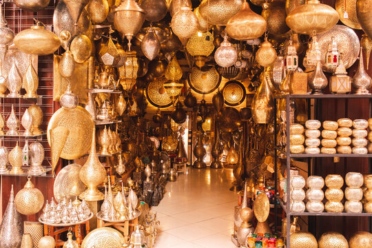 Antique lamp shop in market