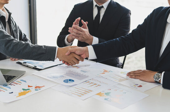 businessman handshake together to create a mutually beneficial environmental business relationship. success Teamwork concept