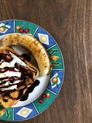 먹을것, 카페, 아침 식사, 잔, 디저트, 케이크, 감미로운, 번호판, 마시다, 백, 차, 파이, 쇼콜라, 맛있는, 간식, 크림, 빵, 모닝, 구운, 식사, 크레페, 갈색, 다방, 맛 있는, 탁자