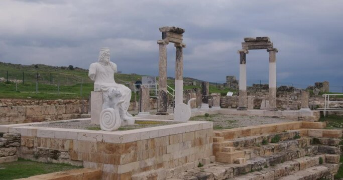 The ruins of a statue in Hierapolis.